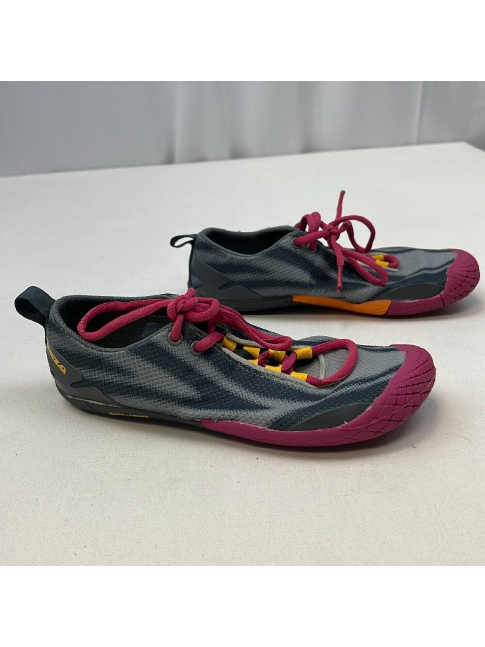 Tesla Womens Bare Trek BK62 Gray Lace Up Low Top Trail Running Shoes Size 6